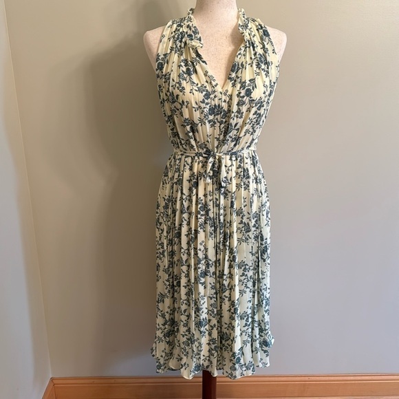 LOFT Light Yellow and Blue Floral Pleated Dress in XS/S - Picture 2 of 11